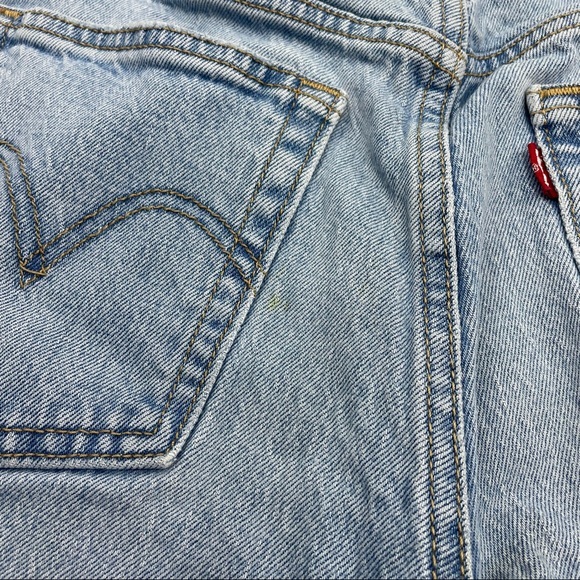 LEVIS PREMIUM WEDGIE •25• light wash button fly raw hem - Picture 8 of 10